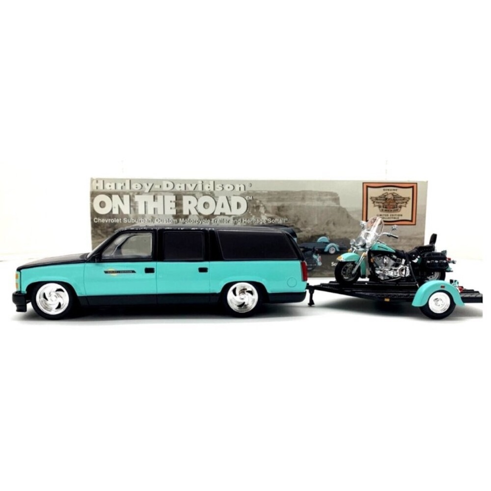 HARLEY-DAVIDSON On The Road Suburban with Heritage Softail Trailer Pkg 1:25 NWT